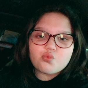 Meet your Posher, Selena